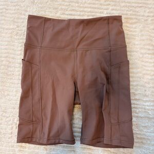 🧘‍♀️☀️ Athleta Ultimate Stash Shorts ☀️🧘‍♀️